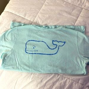 Vineyard vines t-shirt